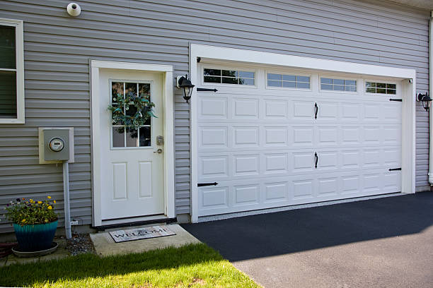 24/7 Emergency Garage Door Panel Replacement experts in Vigo County County, IN